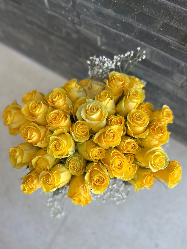 Flores & Sabores premium delivery service in Glendale, California.