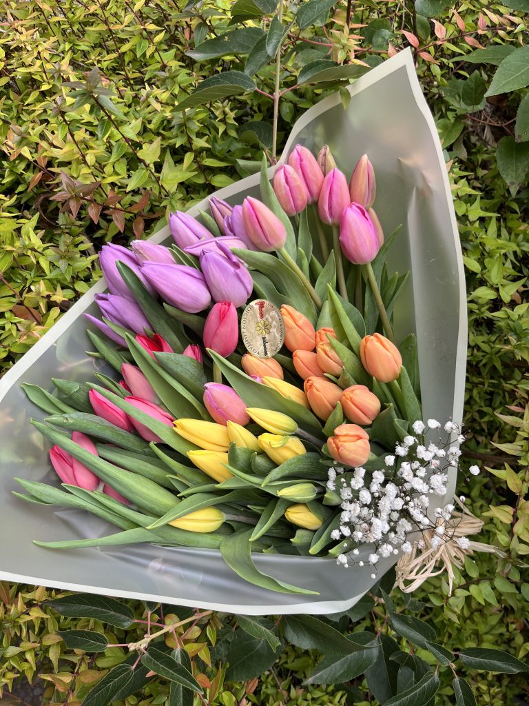 Flores & Sabores premium delivery service along PCH in Malibu.