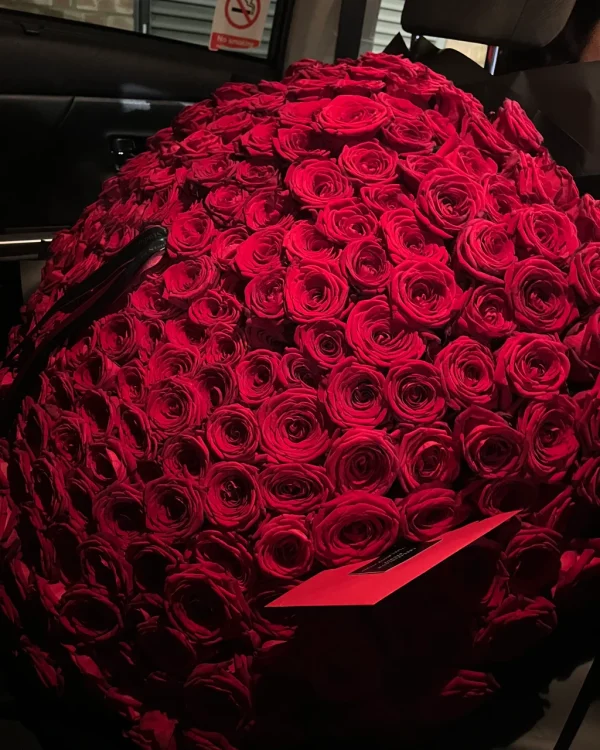 300 Red Roses Delivery | Beverly Hills Luxury Florist